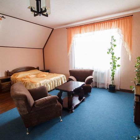 Hotel on Khmelnytskogo 8 Charków Zewnętrze zdjęcie