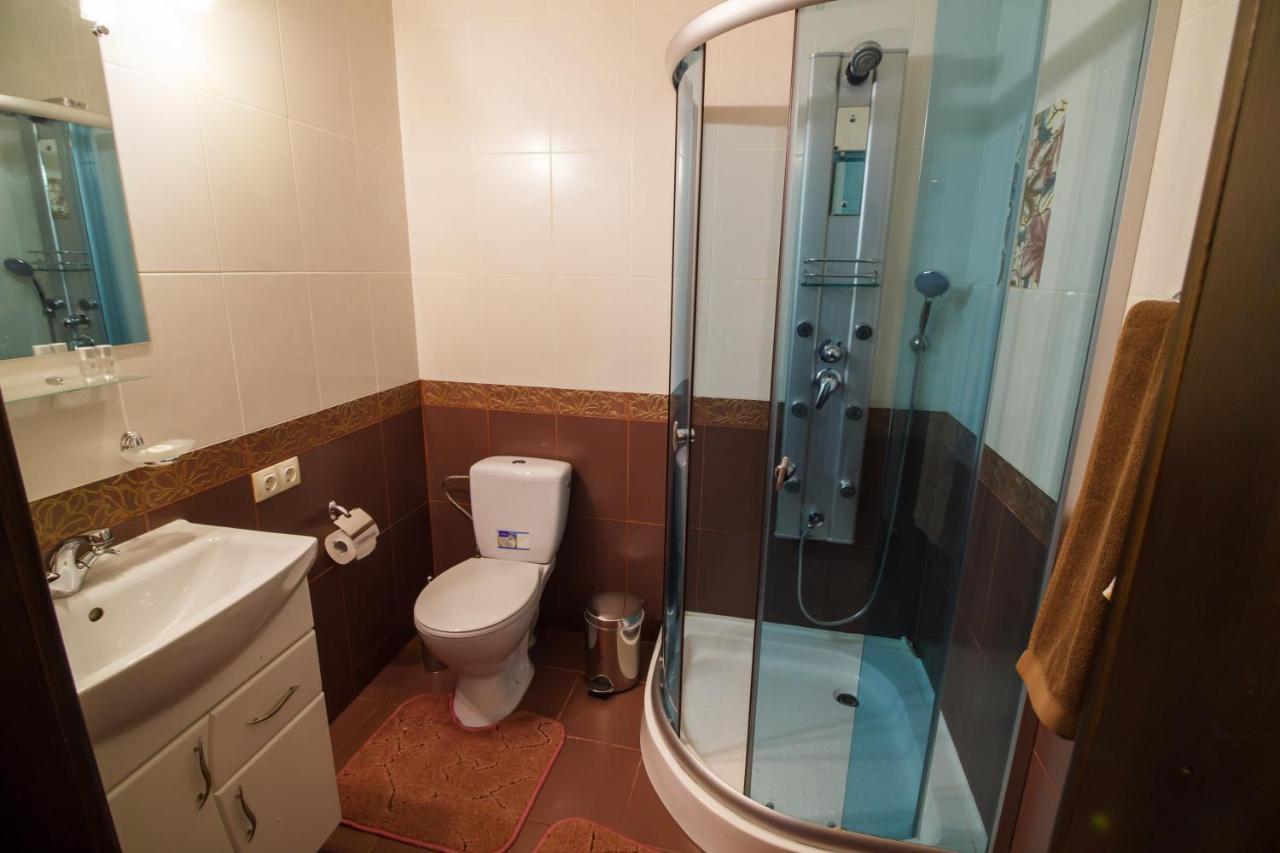 Hotel on Khmelnytskogo 8 Charków Zewnętrze zdjęcie