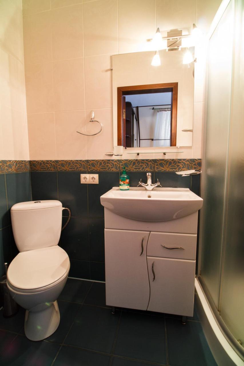 Hotel on Khmelnytskogo 8 Charków Zewnętrze zdjęcie