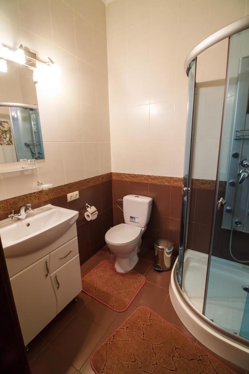 Hotel on Khmelnytskogo 8 Charków Zewnętrze zdjęcie